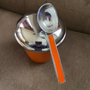 Marigold Artisans Ice Cream Container with Magnetic Scoop